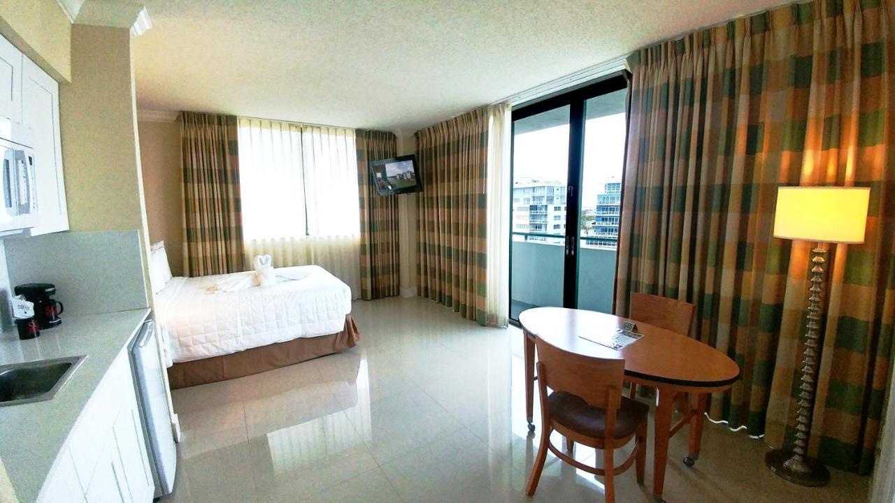 Casablanca West Tower Hotel North Bay Village Exterior foto