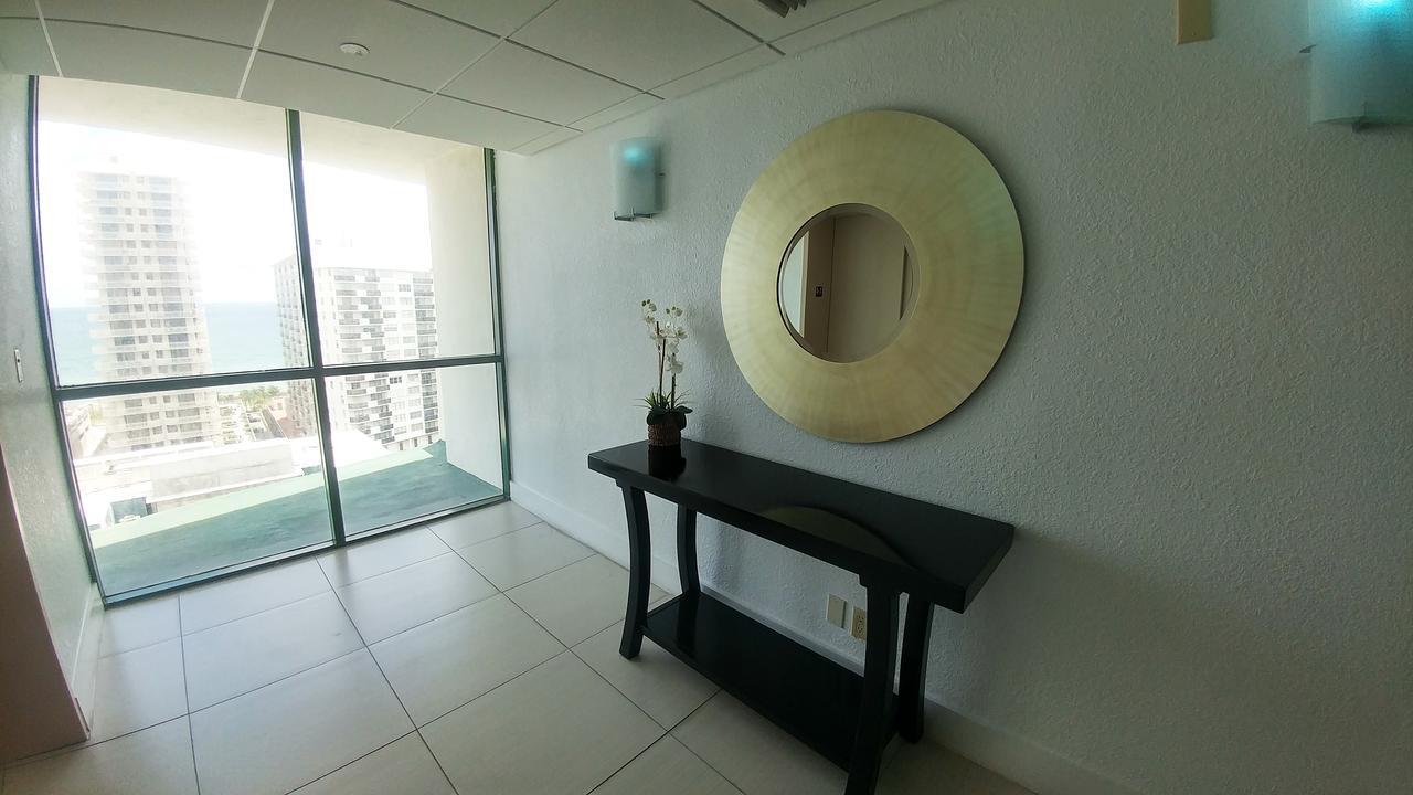 Casablanca West Tower Hotel North Bay Village Exterior foto