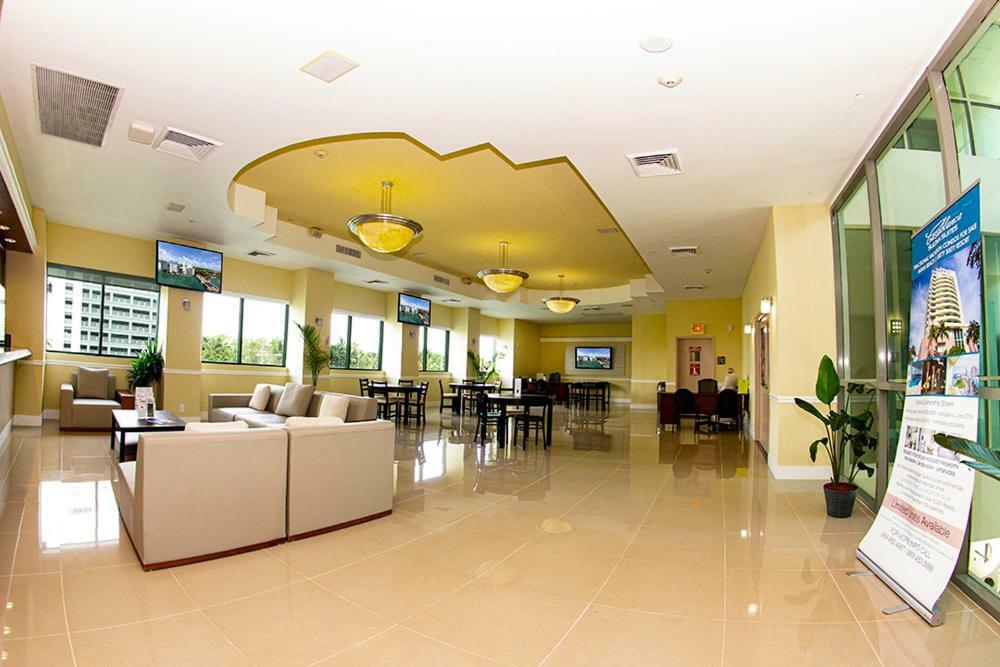 Casablanca West Tower Hotel North Bay Village Exterior foto