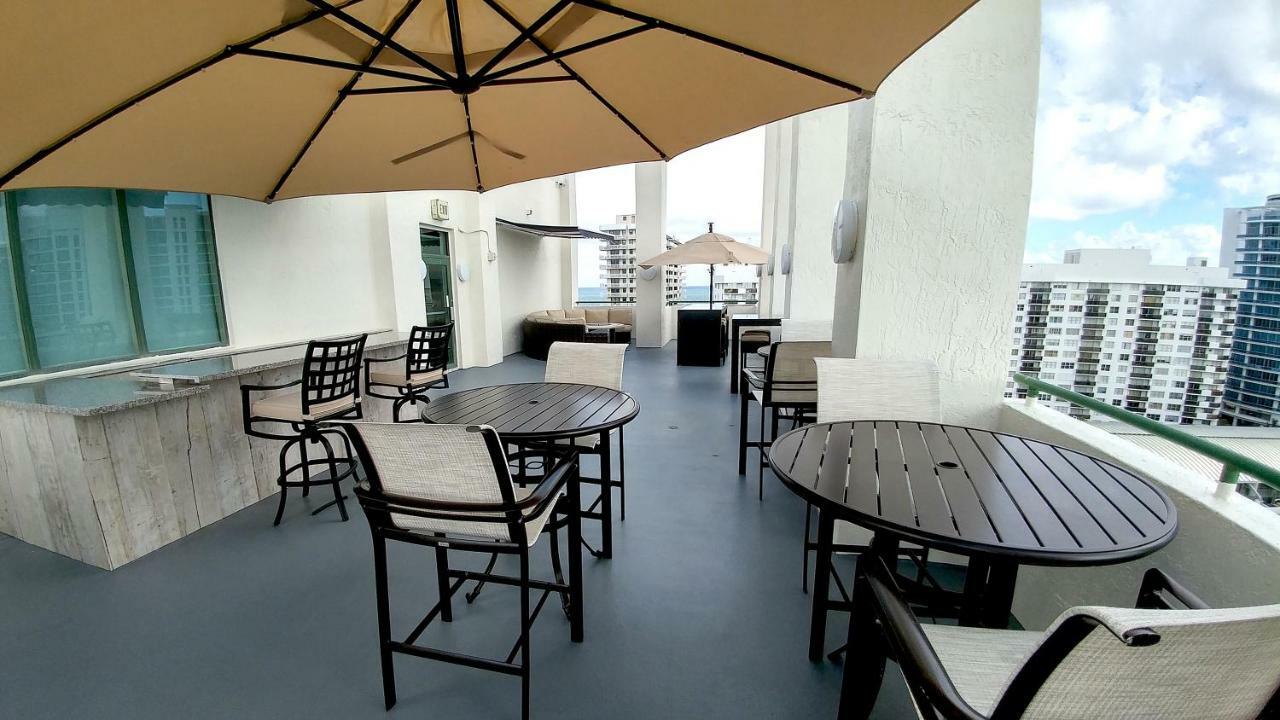 Casablanca West Tower Hotel North Bay Village Exterior foto