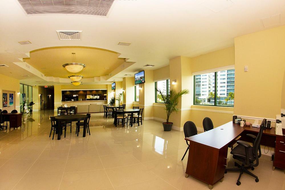 Casablanca West Tower Hotel North Bay Village Exterior foto